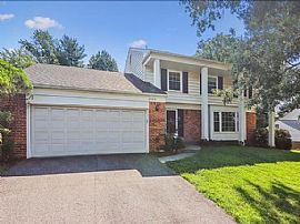 8709 Sleepy Hollow Ln, Potomac, Md 20854 in Potomac, MD (Photo 2 of 9)