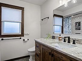 228 W Lexington Blvd, Eau Claire, Wi 54701 in Eau Claire, WI (Photo 8 of 12)