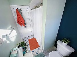 619 N 63rd St, Wauwatosa, Wi 53213 in Wauwatosa, WI (Photo 11 of 12)