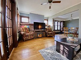 619 N 63rd St, Wauwatosa, Wi 53213 in Wauwatosa, WI (Photo 3 of 12)