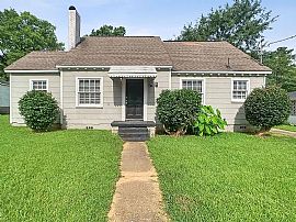 32 Holly St, Tuscaloosa, Al 35401 in Tuscaloosa, AL