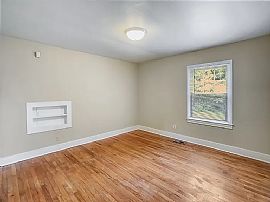 32 Holly St, Tuscaloosa, Al 35401 in Tuscaloosa, AL (Photo 6 of 12)