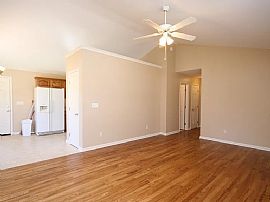 Charming 3 Bedroom  in Huntsville, AL (Photo 3 of 8)