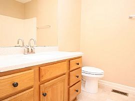 Charming 3 Bedroom  in Huntsville, AL (Photo 6 of 8)