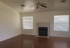 3bed 2bath  in Tehachapi, CA (Photo 2 of 3)