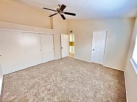 Charming 2-Bedroom,House in Hemet, CA (Photo 3 of 12)