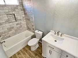 Charming 2-Bedroom,House in Hemet, CA (Photo 6 of 12)