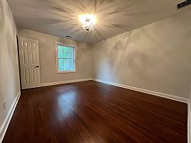 Lovely House For Rent  in Livingston, NJ (Photo 5 of 6)