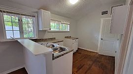 Hurry in to View This Cozy Cottage Style Home in Sarasota, FL (Photo 7 of 10)