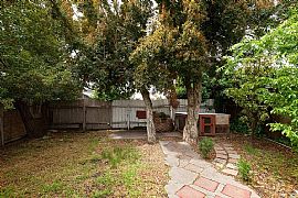 Charming 2 Bedroom, 2 Bathroom, House  in Oakland, CA (Photo 2 of 11)