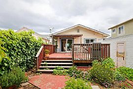 Charming 2 Bedroom, 2 Bathroom, House  in Oakland, CA (Photo 3 of 11)