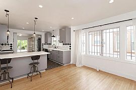 Charming 2 Bedroom, 2 Bathroom, House  in Oakland, CA (Photo 8 of 11)