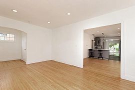 Charming 2 Bedroom, 2 Bathroom, House  in Oakland, CA (Photo 9 of 11)