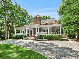 Adorable Single Family Home  in East Hampton, NY
