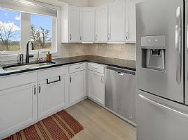 Spacious Single Family House  in Lansing, NY (Photo 4 of 12)