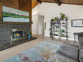 Spacious Single Family House  in Lansing, NY (Photo 5 of 12)