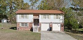 Charming 3 Bed Home For Rent  in Riverdale, GA