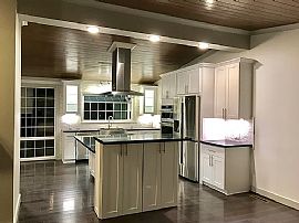 Adorable House For Rent  in Medina, WA (Photo 3 of 7)