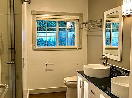 Adorable House For Rent  in Medina, WA (Photo 7 of 7)