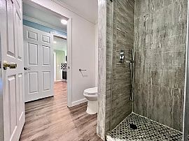 Single Family Home For Rent  in Renton, WA (Photo 5 of 8)