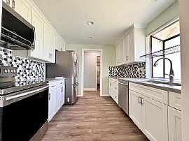 Single Family Home For Rent  in Renton, WA (Photo 6 of 8)