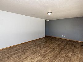 Adorable Single Family Home  in Spanaway, WA (Photo 3 of 8)