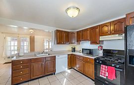 Awesome Home in Baltimore, MD (Photo 2 of 12)