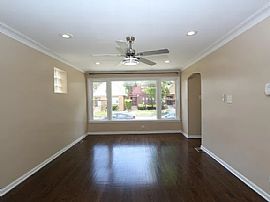 Single Family Home For Rent  in Chicago, IL (Photo 2 of 5)