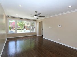 Single Family Home For Rent  in Chicago, IL (Photo 3 of 5)