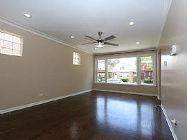 Single Family Home For Rent  in Chicago, IL (Photo 4 of 5)