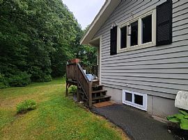 212 Haverhill Rd, East Kingston, Nh 03827 House For Rent in East Kingston, NH (Photo 2 of 5)