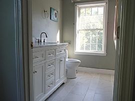 21 Burgess St, Litchfield, Nh 03052 Furnished Home For Rent in Litchfield, NH (Photo 3 of 11)