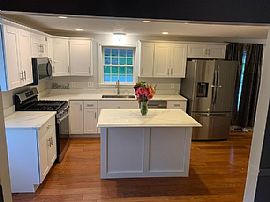 21 Burgess St, Litchfield, Nh 03052 Furnished Home For Rent in Litchfield, NH (Photo 5 of 11)
