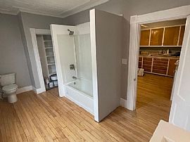 115 Goffe St, Manchester, Nh 03102 House For Rent in Manchester, NH (Photo 4 of 8)