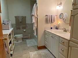 21 Hillcrest Dr, Dover, Nh 03820 Lovely House For Rent in Dover, NH (Photo 11 of 12)