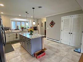 21 Hillcrest Dr, Dover, Nh 03820 Lovely House For Rent in Dover, NH (Photo 6 of 12)