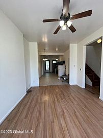 Huge Bi-Level 3 Bedroom, 1.5 Bath Apartment Available Now in Albany, NY (Photo 6 of 9)