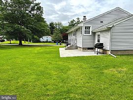 220 N Cummings Ave, Glassboro, Nj 08028 House For Rent in Glassboro, NJ (Photo 2 of 10)
