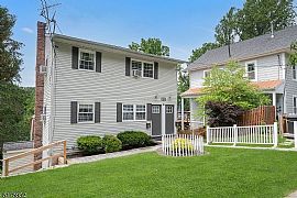 83 Chestnut St, Morristown, Nj 07960 House For Rent in Morristown, NJ