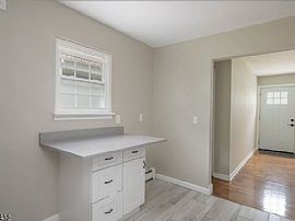 83 Chestnut St, Morristown, Nj 07960 House For Rent in Morristown, NJ (Photo 3 of 7)