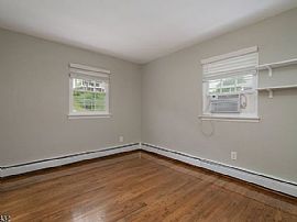 83 Chestnut St, Morristown, Nj 07960 House For Rent in Morristown, NJ (Photo 4 of 7)