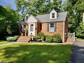 5 Broadway, Madison, Nj 07940  House For Rent in Madison, NJ (Photo 2 of 6)