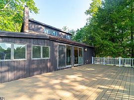 4 Island Trl, Hewitt, Nj 07421  House For Rent in Hewitt, NJ