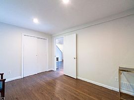 4 Island Trl, Hewitt, Nj 07421  House For Rent in Hewitt, NJ (Photo 10 of 12)