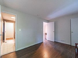 4 Island Trl, Hewitt, Nj 07421  House For Rent in Hewitt, NJ (Photo 11 of 12)