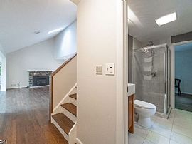 4 Island Trl, Hewitt, Nj 07421  House For Rent in Hewitt, NJ (Photo 12 of 12)