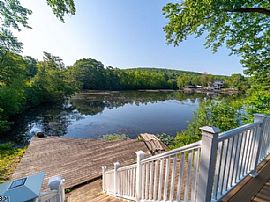 4 Island Trl, Hewitt, Nj 07421  House For Rent in Hewitt, NJ (Photo 3 of 12)