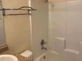 1828 S Triviz Dr, Las Cruces, Nm 88001 House For Rent in Las Cruces, NM (Photo 7 of 8)