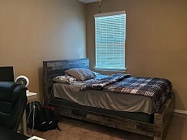 229 E Horseshoe Dr, Chandler, Az 85249 in Chandler, AZ (Photo 4 of 10)