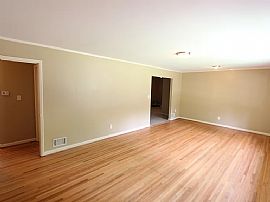 1132 Linwood St, Birmingham, Al 35215 in Birmingham, AL (Photo 3 of 8)